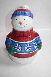 lot 430 image: Ceramic Snowman Cookie Jar with Winter Sweater Design