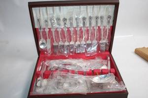 lot 435 image: Silver-Plated Flatware Set with Storage Case