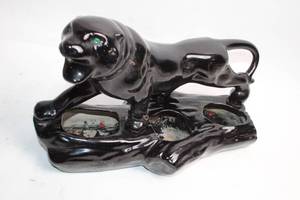 lot 475 image: Black Ceramic Panther Planter in Glossy Finish