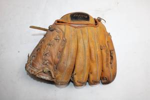 lot 485 image: Vintage Holiday Baseball Glove