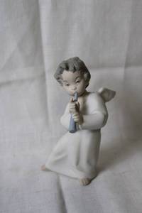 Lladro Porcelain Angel Figurine Playing Flute