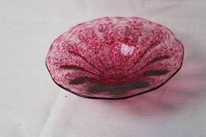 lot 234 image: Pink Handblown Art Glass Decorative Bowl