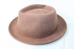 lot 254 image: Christian Siriano New York 100% Wool Fedora Hat
