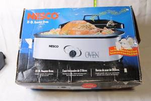 lot 293 image: Nesco 18 Qt. Roaster Oven with Adjustable Temperature Control
