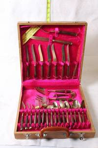 lot 315 image: Complete Set of Vintage Stainless Steel Cutlery with Wooden Handles in Box
