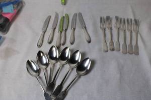 lot 362 image: Set of Vintage Silver Plated Cutlery - 6 Knives, 6 Forks, 6 Spoons