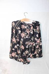 lot 380 image: APT.9 Womens Floral Print Blouse, Size XL