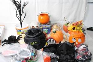 lot 395 image: Halloween Decoration and Costume Accessory Collection
