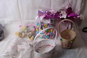 lot 398 image: Collection of Easter Decorations and Accessories