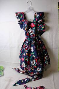 lot 406 image: Girls Floral Frill Sleeve Dress with Bow