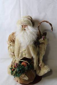 lot 414 image: Vintage Santa Claus Figurine with Velvet Robe and Christmas Decor