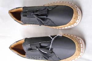 lot 444 image: Pair of Black Leather Loafers with Tassel Detail