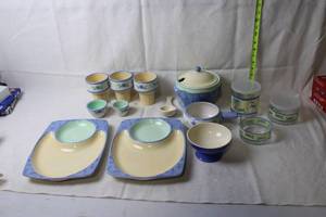 lot 451 image: 15-Piece Hand-Painted Ceramic Dinnerware Set