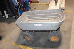 lot 462 image: Used Rubbermaid Garden Utility Cart