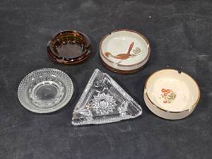lot 33 image: Lot of Vintage Ashtrays
