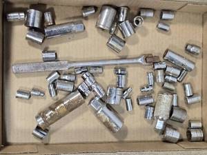 lot 100 image: Lot of Socket Wrenches and Attachments