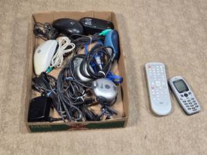 lot 112 image: Vintage Electronics and Accessories