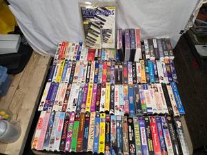 lot 134 image: Lot of VHS Tapes with Instructional Keyboard Video