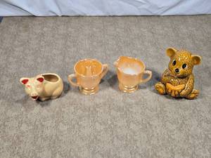 lot 52 image: Lot of Vintage Ceramic Figurines and Tableware including Fire King