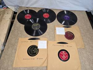 lot 171 image: Vintage 78 RPM Records