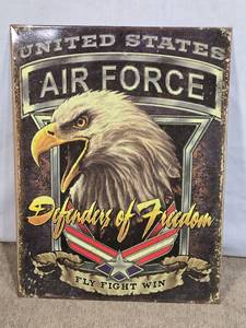 lot 175 image: United States Air Force Defenders of Freedom Sign