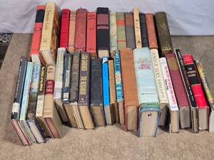lot 186 image: Vintage and Classic Books