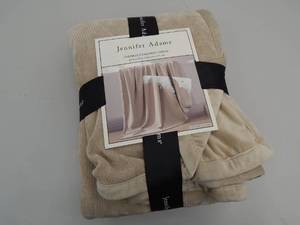 lot 104 image: Chenille Corduroy Throw Blanket