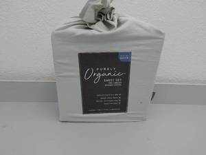 lot 108 image: Queen 6-piece Turkish Organic Cotton sheet set