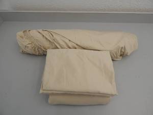 lot 112 image: King 6-piece sheet set