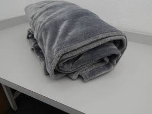 lot 129 image: King Throw Blanket