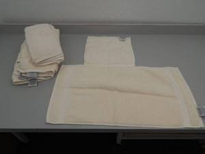 lot 134 image: 8-Piece Hand Towel Set