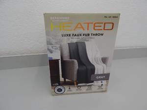 lot 71 image: Heated Faux Fur Throw Blanket