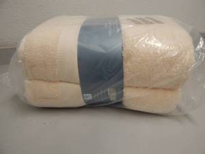 lot 59 image: Luxury 2-Piece Bath Sheet Set