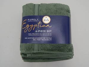 lot 102 image: 4-piece hand towel set