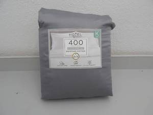 lot 38 image: King- 6 Piece Egyptian Cotton sheet set