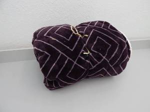 lot 50 image: Throw Blanket
