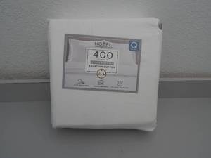 lot 54 image: Queen- 6 Piece Egyptian Cotton sheet set