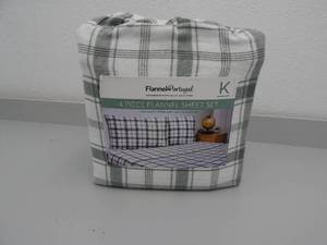lot 69 image: King- 4 piece flannel sheet set