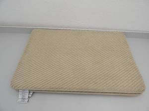 lot 9 image: 3 Luxury Cotton Memory Foam Bath Mats