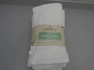 lot 18 image: 12-Pack of White Cotton Hand Towels