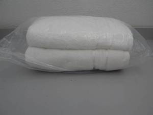 lot 26 image: 2-Pack Egyptian Hygrocotton Bath Towels