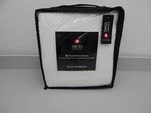 lot 33 image: King Mattress Protector