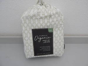 lot 141 image: King- 6 Piece Turkish Cotton sheet set