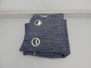 lot 150 image: 1 Set of 2 Blackout Curtains
