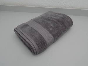 lot 154 image: Bath Towel