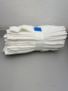 lot 7 image: Set of 24 White Hand Towels