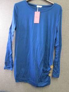 lot 18 image: Ladies Large Top NWT...