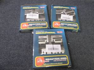 lot 59 image: 3 sets- R-SPORTS XB-373 Nonslip Man...