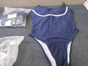 lot 65 image: 2 each Ladies Large One piece Swims...