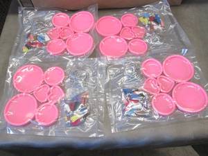 lot 81 image: 4- 66 pc Silicone Resin Sets...